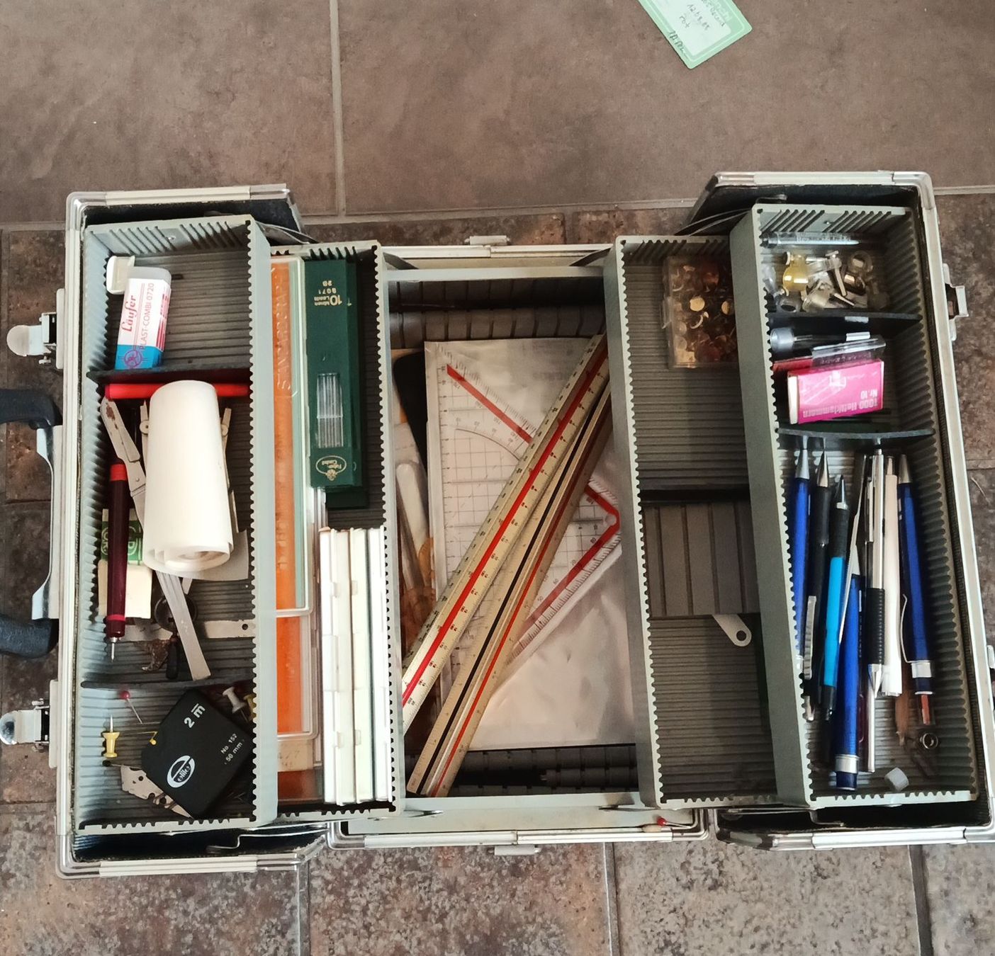 Tous les outils: Bau Zeichner Koffer  – D'occasion à Staufen par leo_d5c7