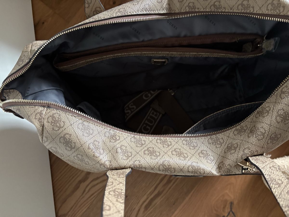 Guess Taschen für Damen: Guess Shopper / Reisetasche – Neu und originalverpackt aus Reichenburg von Katharinach 2