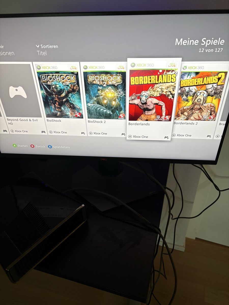 Microsoft Console: Xbox 360 Slim + 2 Controller + HDMI + viele Games – Usato da Aarau venduto da ruedinho 7