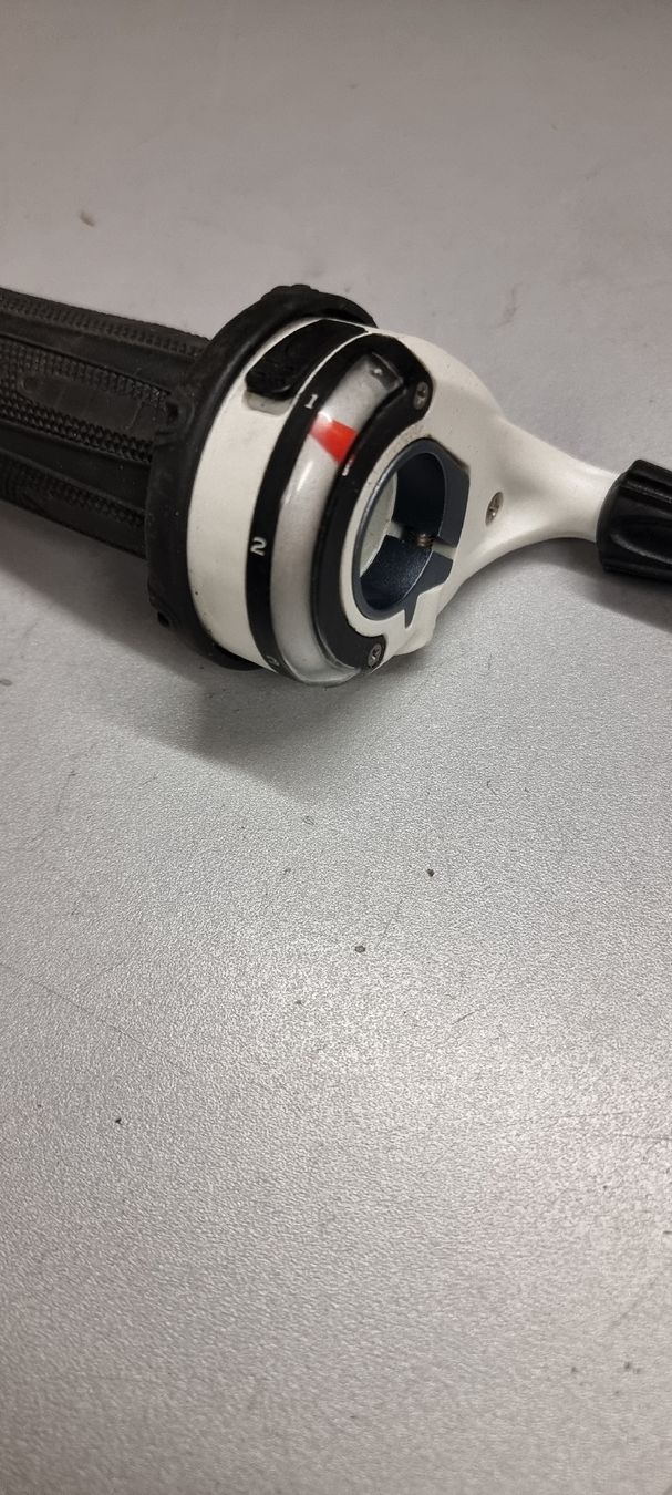Sram Pezzi di ricambio: Sram 9.0 SL Grip Shift - Versand möglich – Usato da Seon venduto da Stibinio 5