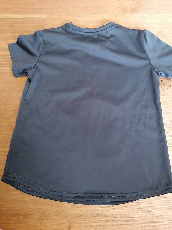 Camicie, T-shirt & Polo: Sport tshirt - Artengo 122-130 – Usato da thalwil venduto da Ray7211 1
