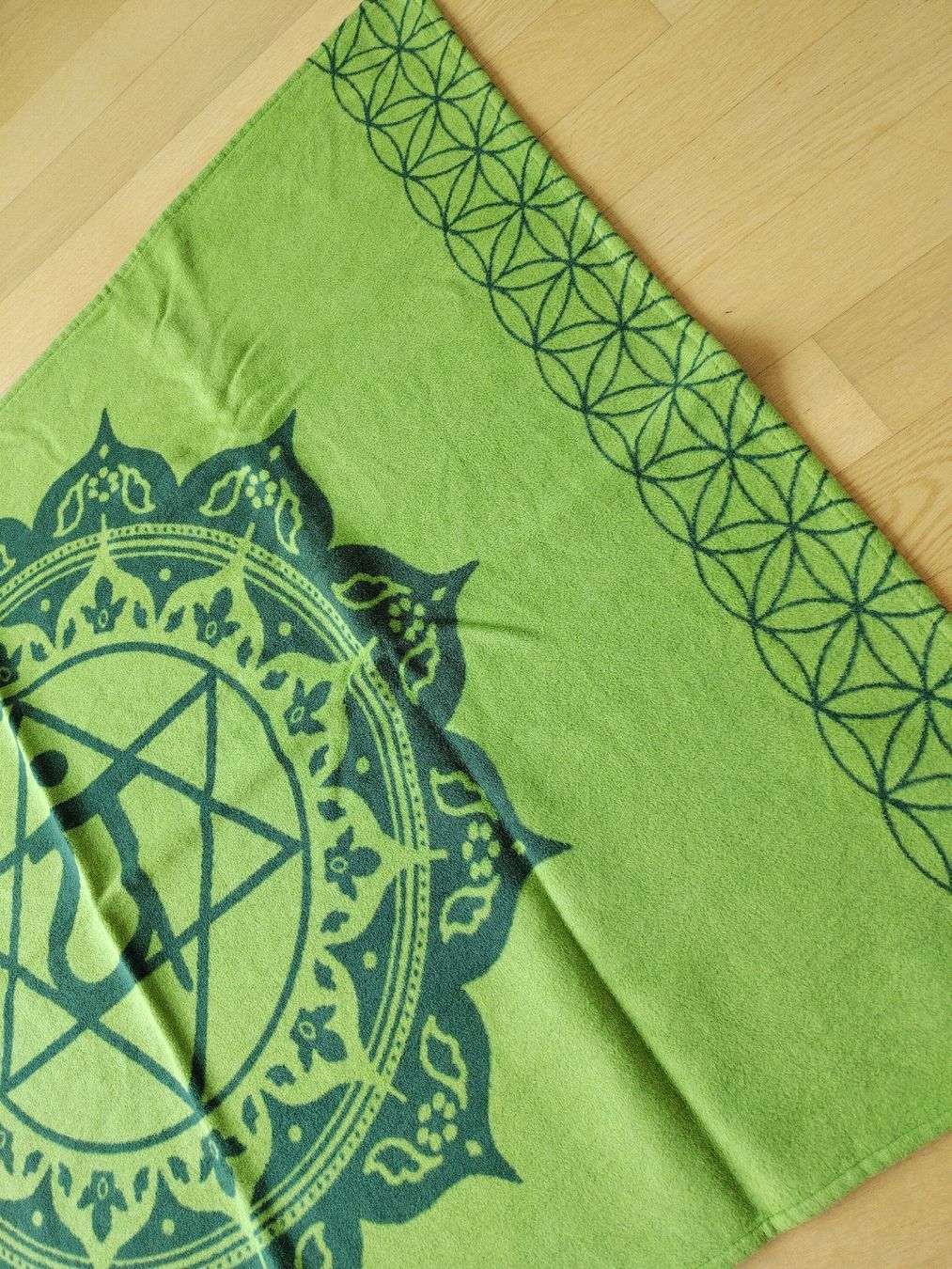 Decken: Yoga Decke Herz Chakra Grün – Gebraucht aus Buchrain von QueenyHE51 2