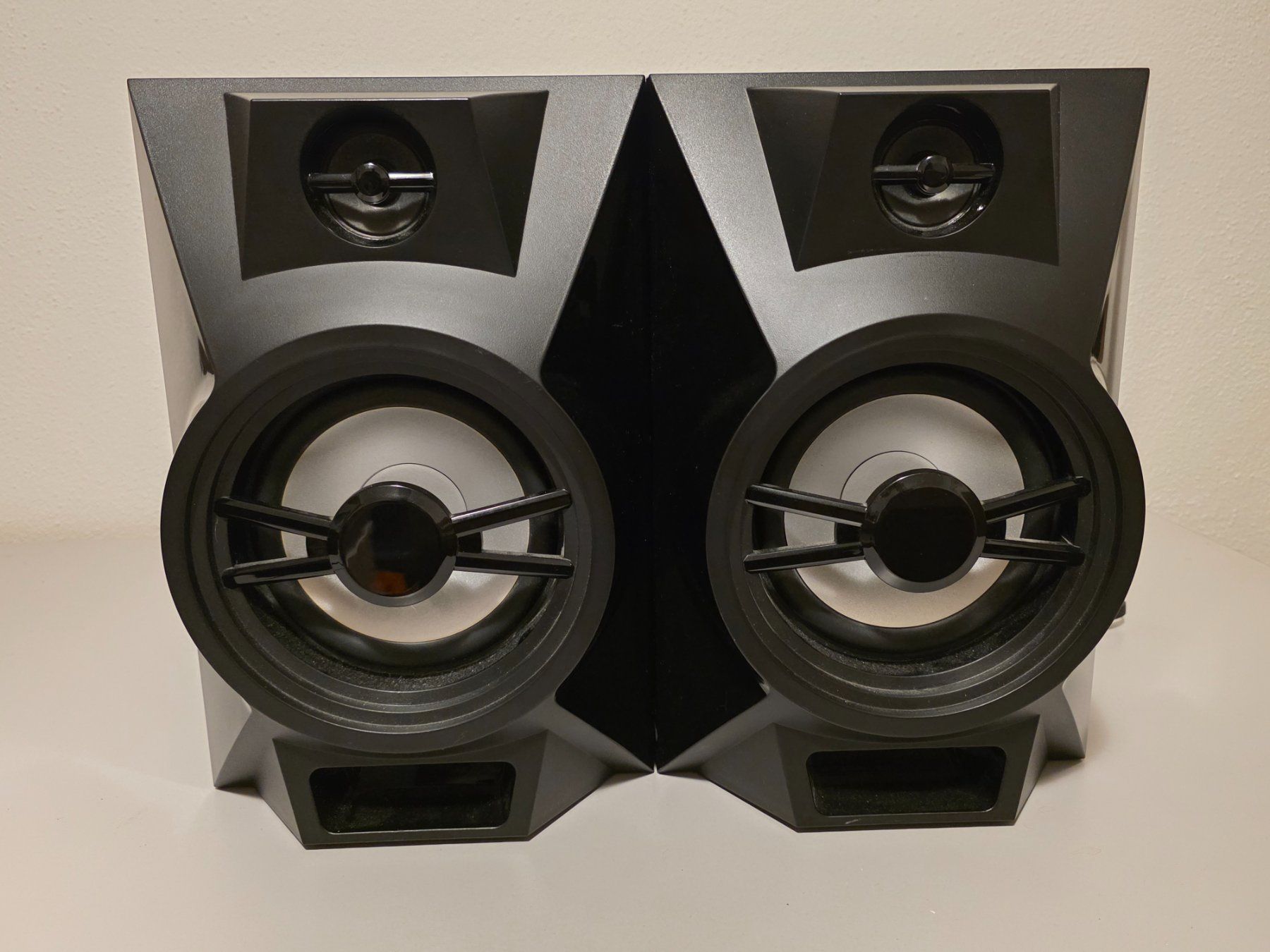 Lettore multimediale & Streamer: Kompakte Musikanlage mit Bluetooth und Lightshow Intertronic – Usato da Badäl venduto da RYzeR9980X4D 7