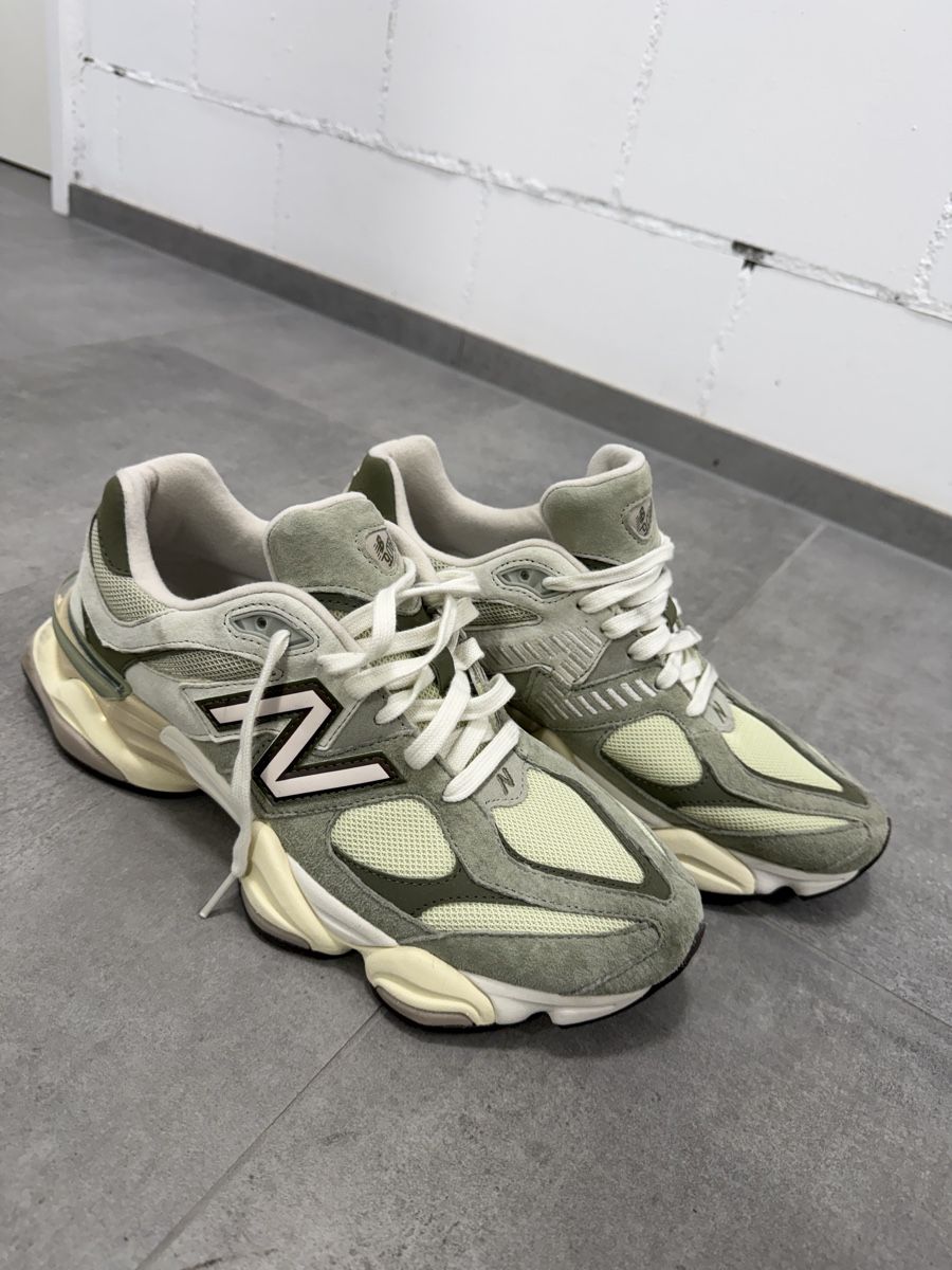 New Balance Scarpe da uomo: New Balance 9060 – Nuovo (secondo la descrizione) da Eiken venduto da DanoO.