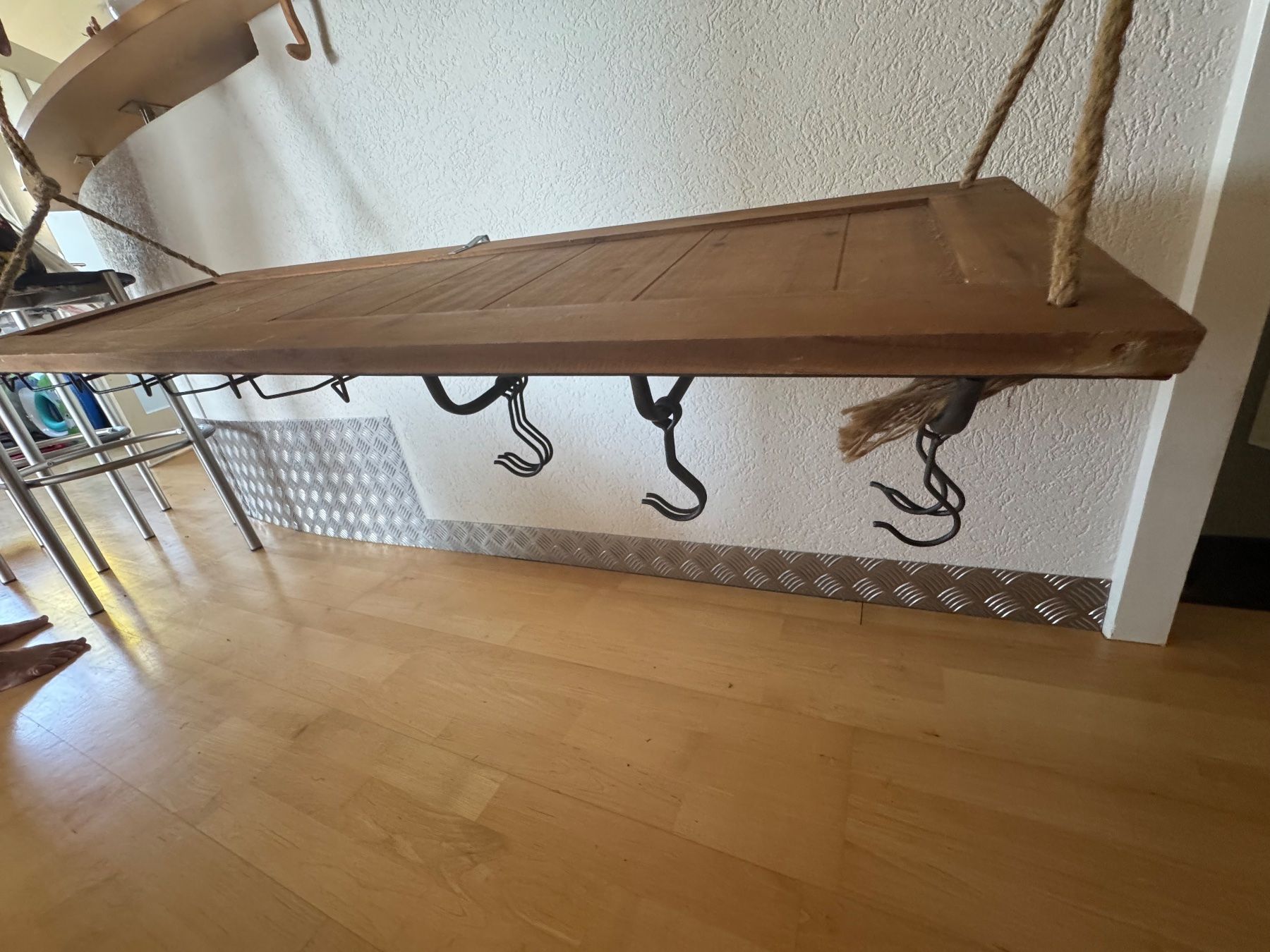 Scaffali: hängendes Weinglasregal aus Holz – Usato da Rombach venduto da Juspola