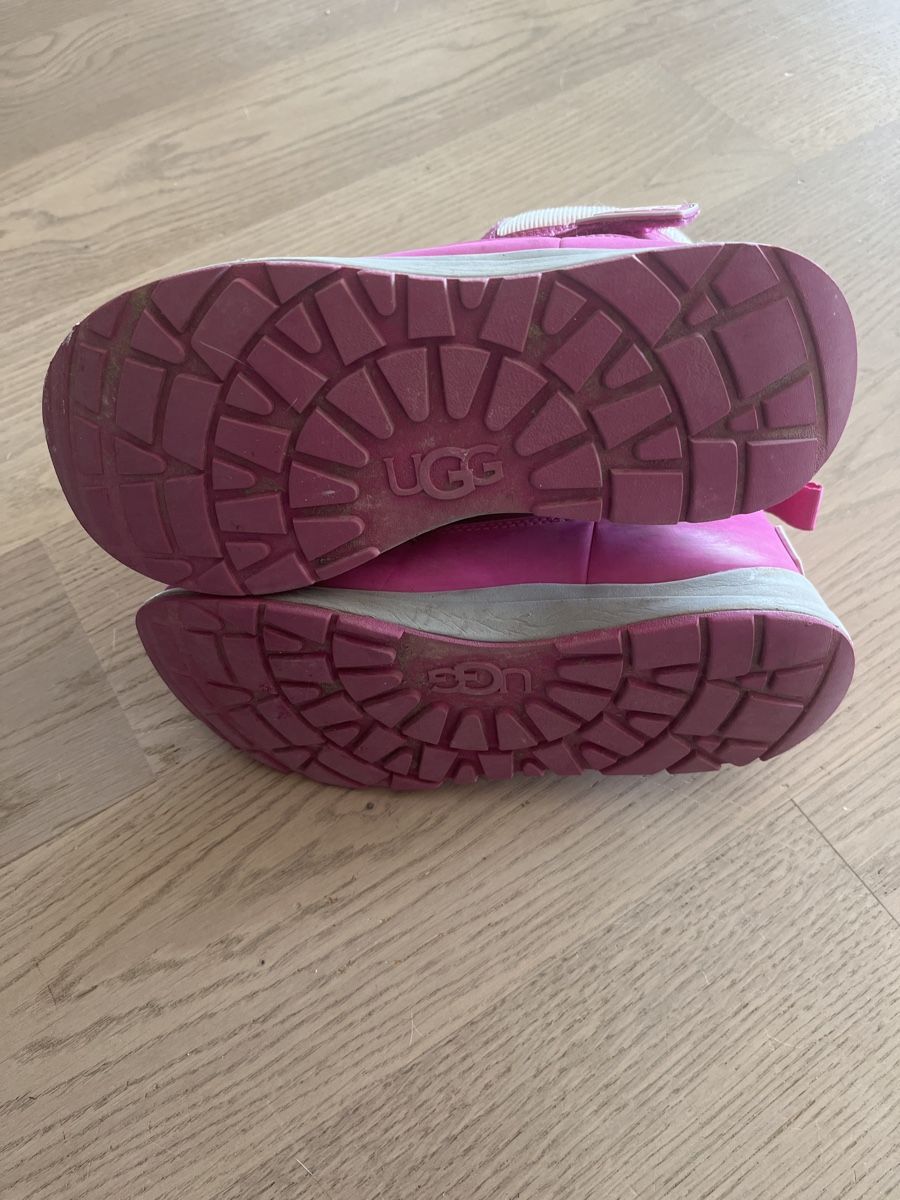 Ugg Scarpe per ragazze: UGG Winter Boot Gr. 33.5 – Usato da Brütten venduto da Aerox82 3