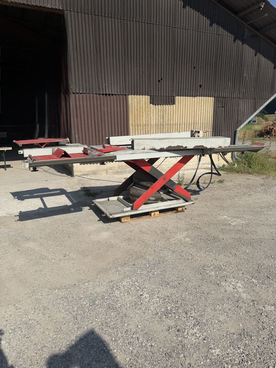 Piattaforme elevatrici & Crick: B-Tec 3000 KG Hebebühne mobile Scherenhebebühne gebraucht – Usato da Halten venduto da vwg_ml9y