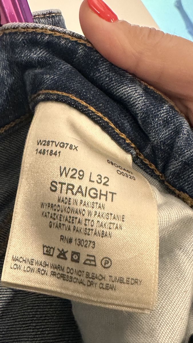 Wrangler Jeans: Wrangler Jeans W29 L32 dunkelblau – Nuovo (secondo la descrizione) da Hinterkappelen venduto da Gogigo36 4