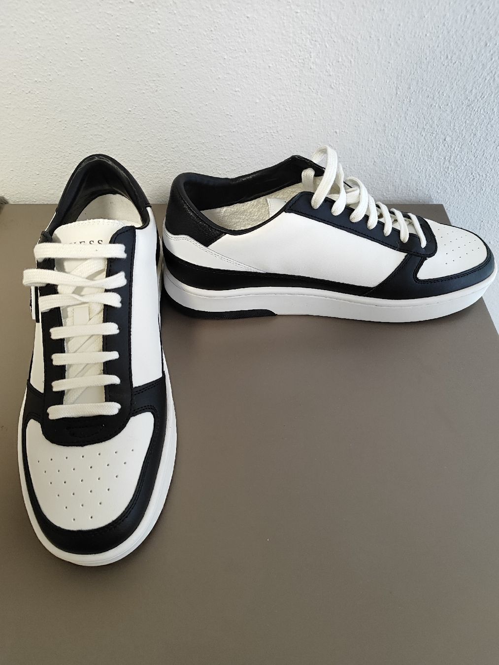Guess Scarpe da uomo: Guess sneakers for men size 43 – Nuovo e nell'imballaggio originale da Lugano venduto da cri_djb 2