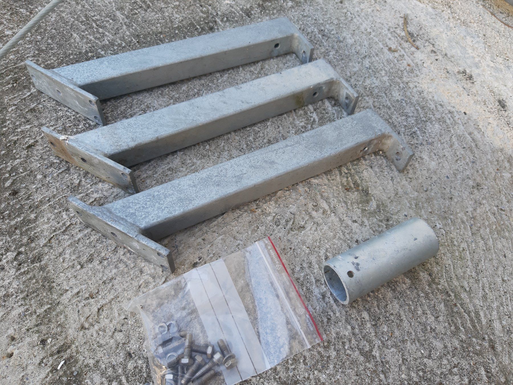 Supporti per biciclette: Velorechen Veloaufhängung velopa, 2 x 9 Plätze, 762cm – Usato da Volketswil venduto da bauteilverwerter 6