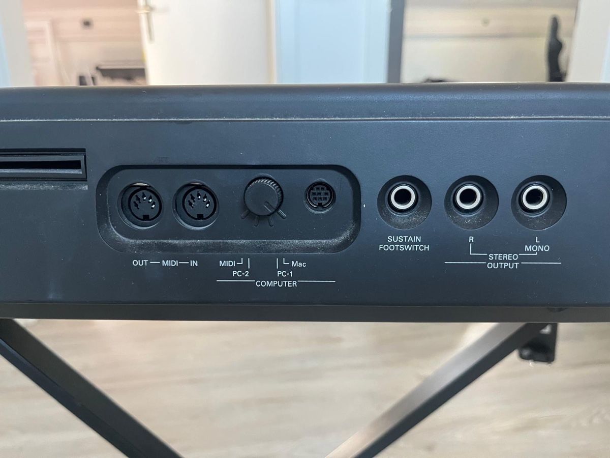 Roland Musikinstrumente: Keyboard Roland E-68 mit Ständer gebrauchter Zustand – Gebraucht aus Wittenbach von NeuSell85 9