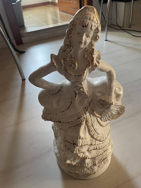 Figuren: Statua porcellana bambola – Gebraucht aus Mendrisio von mar_ws8b