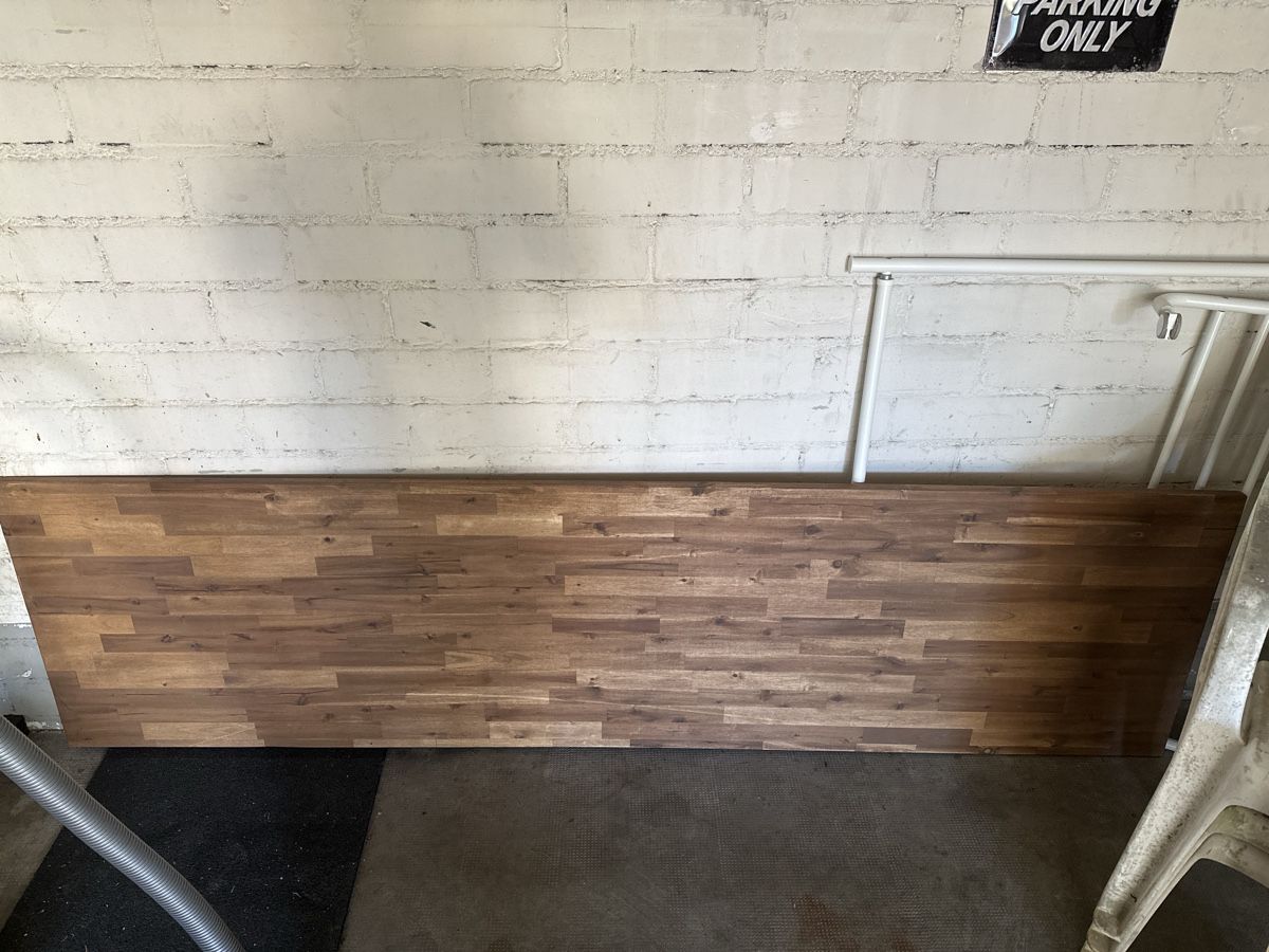 Articoli in legno: Massive Holzplatte / Arbeitsplatte 240x60x3 cm – Usato da Münchenstein venduto da gabebeshoppin
