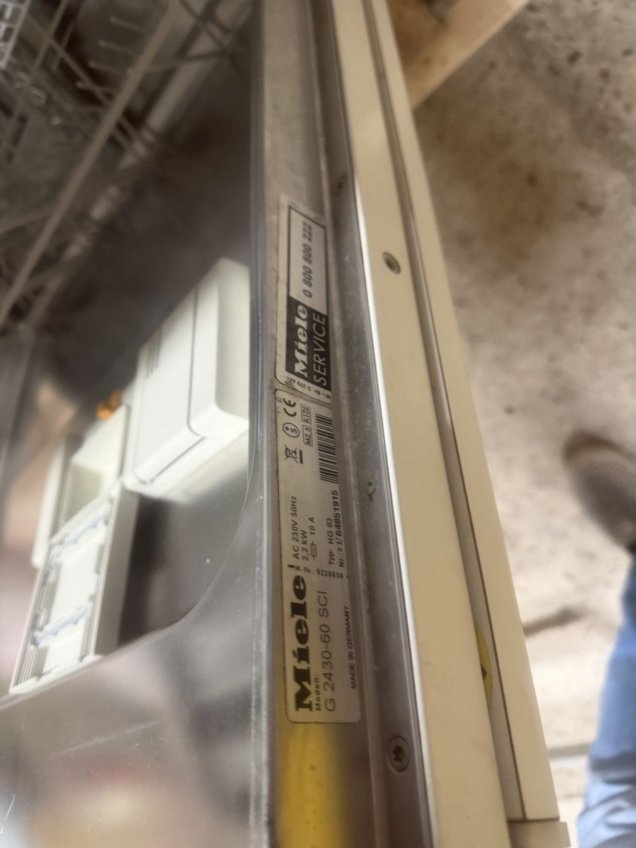 Geschirrspüler: Miele Geschirrspüler G 2430-60 SCI - – Gebraucht aus Rüdlingen von Lichee 4