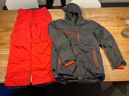 Kinder Skikleider quasi Neu