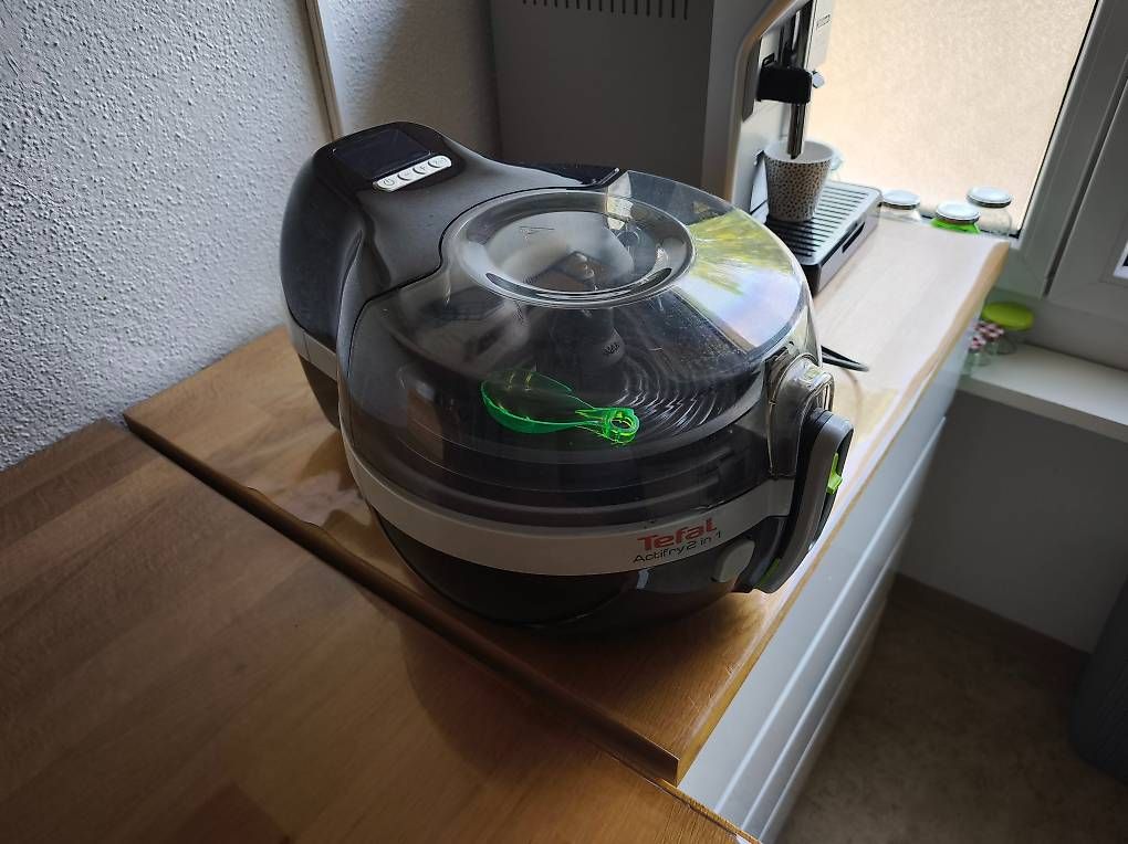 Tefal Elettrodomestici da cucina: Tefal Actifry 2 in 1 Heissluftfritteuse – Usato da Effretikon venduto da zlocko1