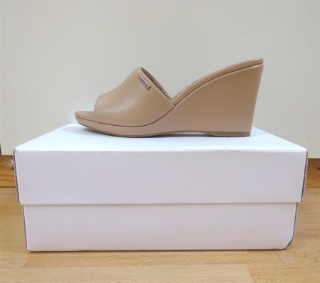 Calvin Klein - Neue Sandalen - beige - Grösse 39