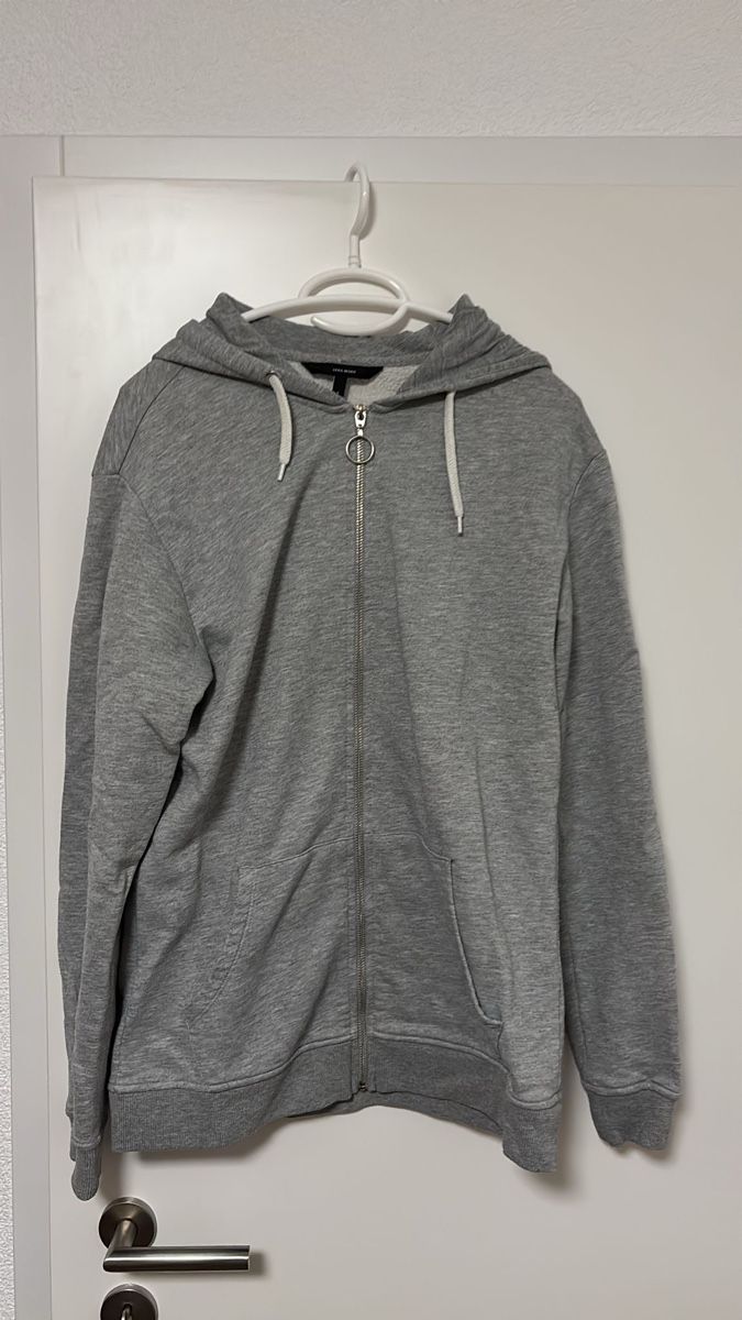 Pullover & Sweatshirts: Zip-Jacke mit Kapuze – Gebraucht aus Turtmann von fab_fmx6