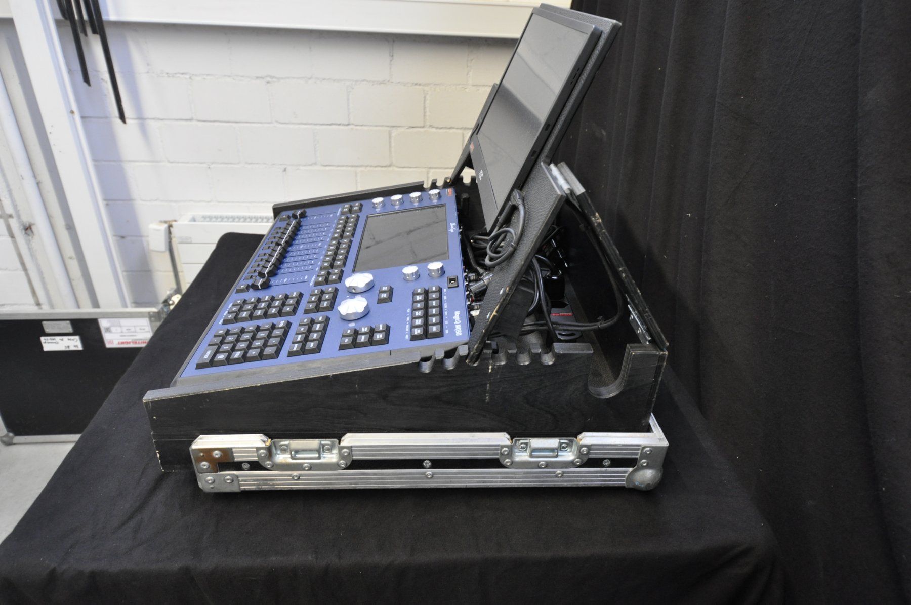Valigie: Flightcase zu Chamsys MQ50 – Usato da Burgdorf venduto da WHITELIGHT3400 3