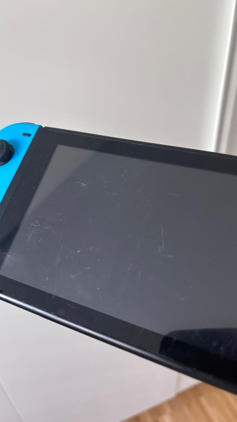 Nintendo Konsolen: Nintendo Switch mit Zubehör – Gebraucht aus Zürich von danuzzo 9