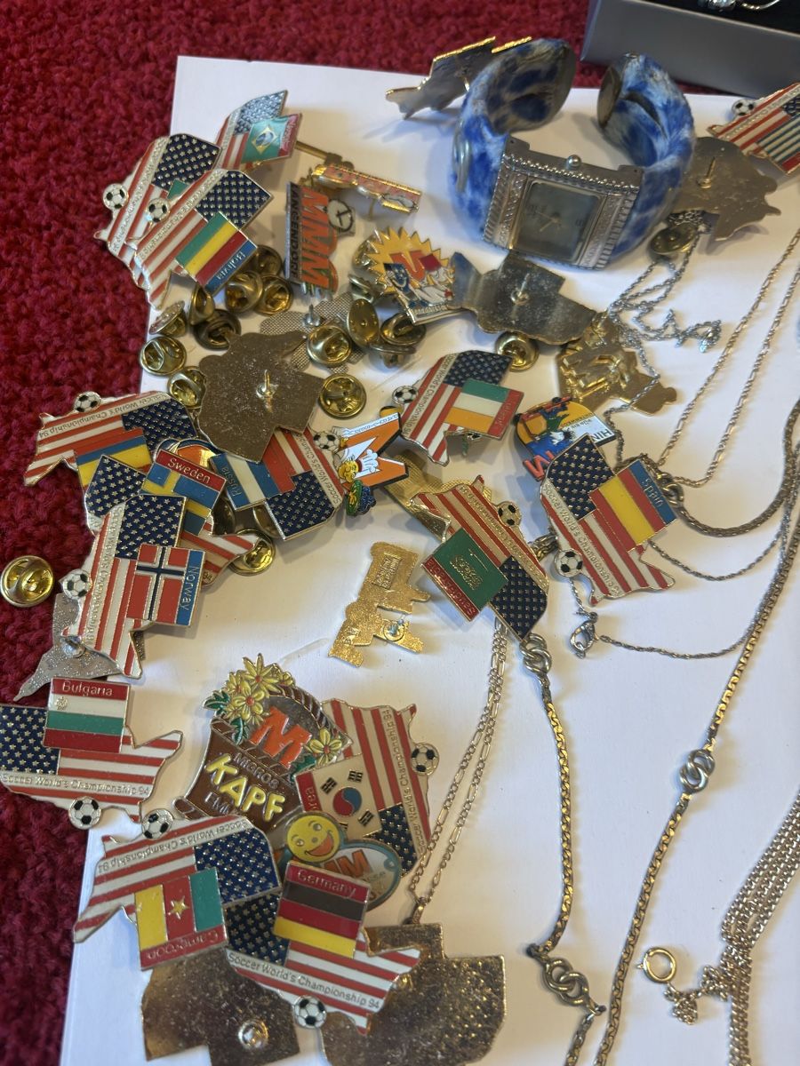 Sonstiger Schmuck: Mode Schmuck Pins Mix – Gebraucht aus Murten von Tzaugg 3
