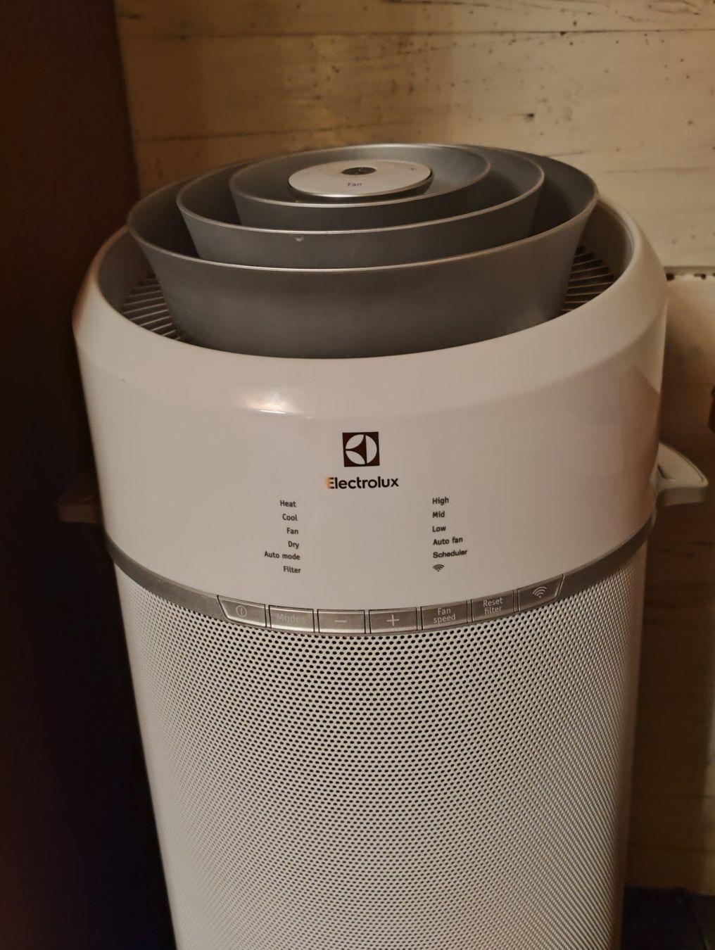 Electrolux Klimageräte: Klimagerät Electrolux WP71-265WT sehr effizient, APP, FB – Gebraucht aus Rüti ZH von Lux05 2