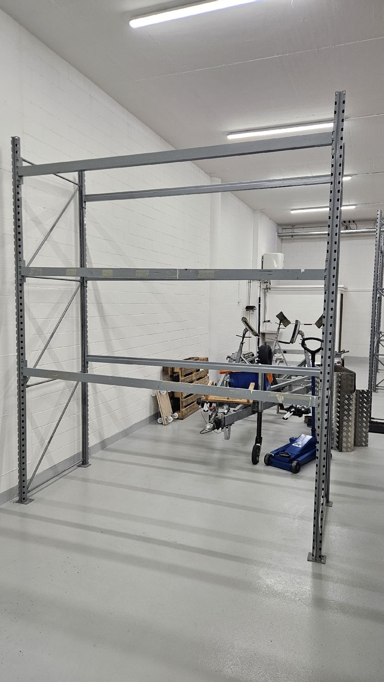 Scaffali: Regal, Gestell – Usato da Hünenberg See venduto da edemaria 1