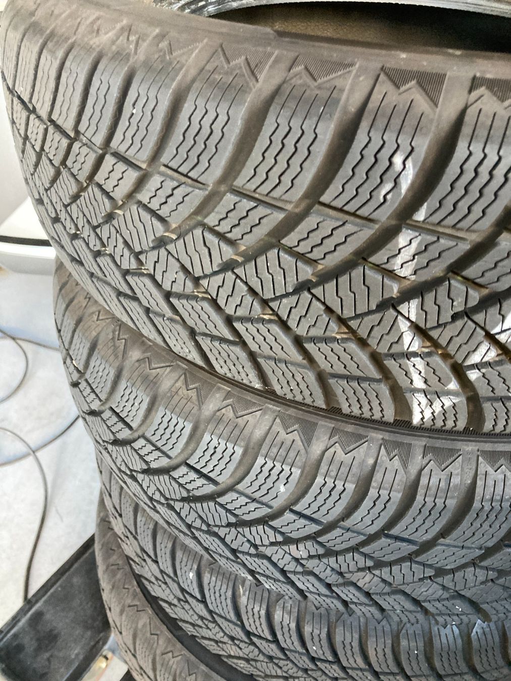 Pneumatici & Ruote complete: 185/65R15 Winterpneu – Usato da Cham venduto da WB2223 1