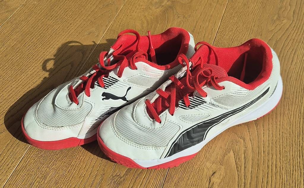 Puma Herrenschuhe: Hallenschuhe Puma Gr. 37.5 – Gebraucht aus Bülach von Best-Touchdown