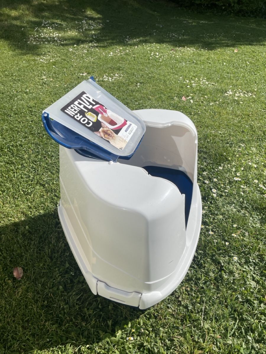 Sandkasten: Cat litter box – Gebraucht aus Erlenbach ZH von van_st5g 1