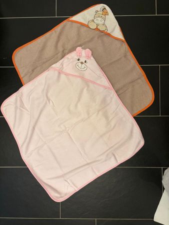 2 Baby-Badetücher