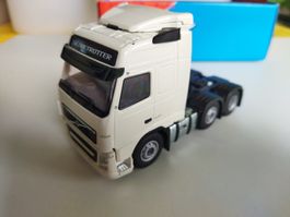Volvo FH03 "Globetrotter" weiss, Zugmaschine von Tekno 1/50
