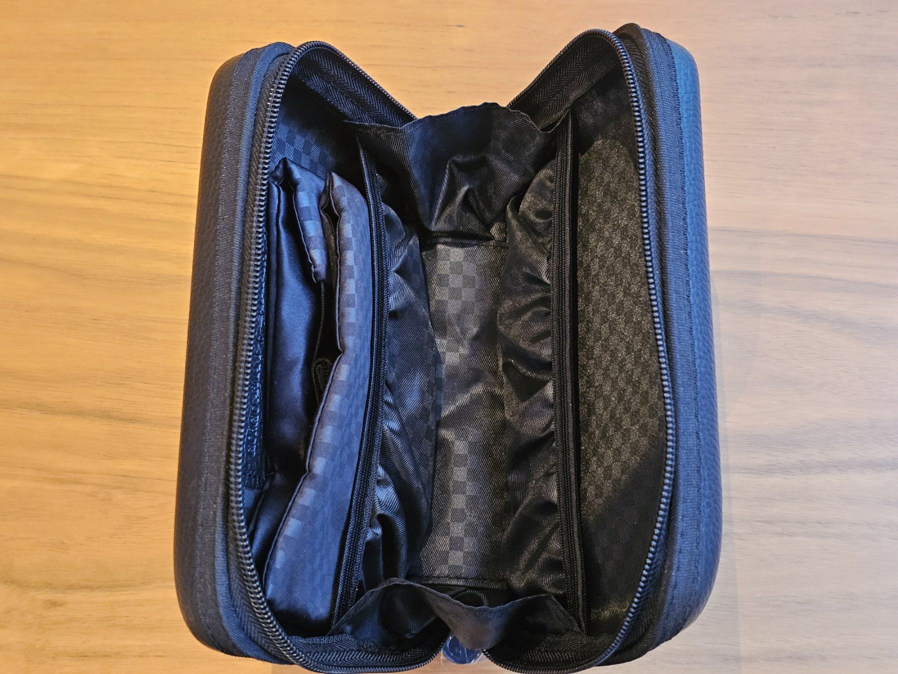 Valigie: Trousse de voyage - Giorgio Armani – Nuovo e nell'imballaggio originale da Bernex venduto da MarkusShultz 2