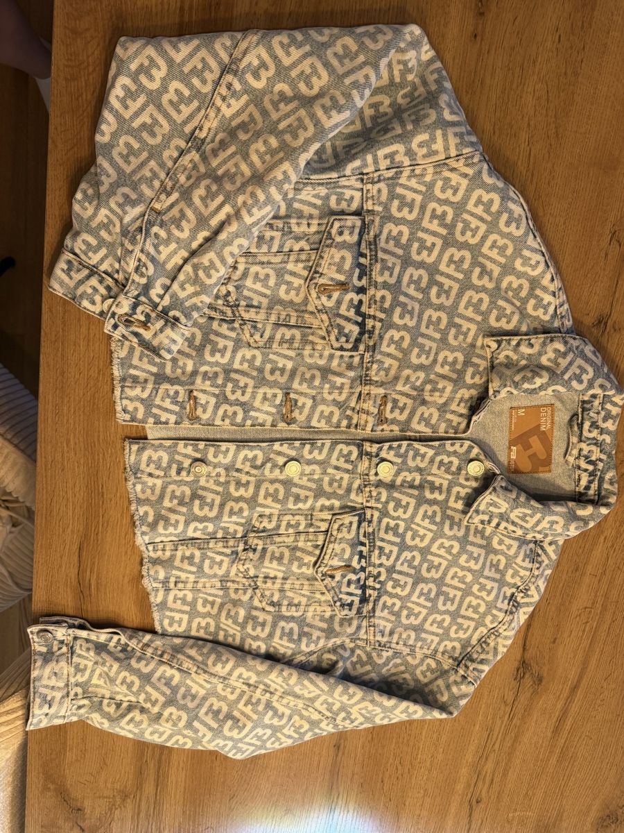 Giacche: FB Sister Jeansjacke Denim Gr. M – Usato da Hohenrain venduto da Flysohighmybutterfly
