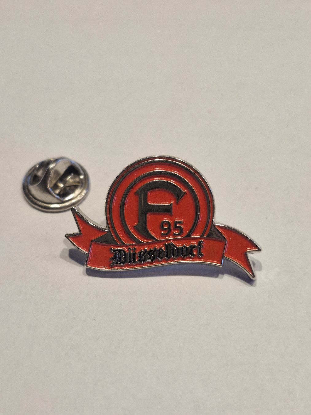 Placchette & Badge: Fortuna Düssseldorf Pin / Anstecker  – Usato da Grenchen venduto da 170