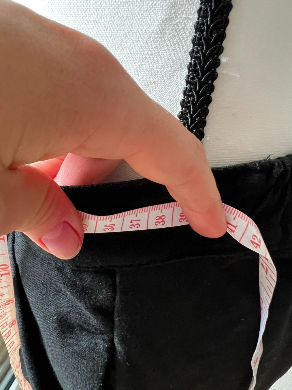 Pantaloni: ✨Hose M /L✨ – Usato da Riehen venduto da edu_92w7 2