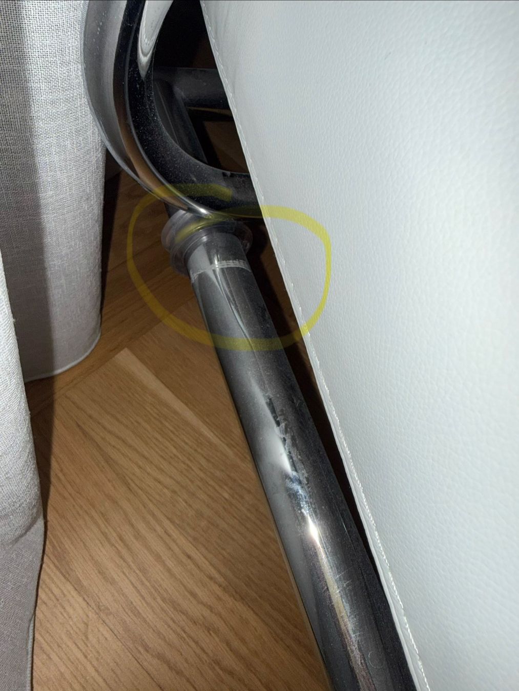 Sofas: Weisses Ledersofa mit Schlaffunktion – Gebraucht aus Dübendorf von sunshinezurich 7