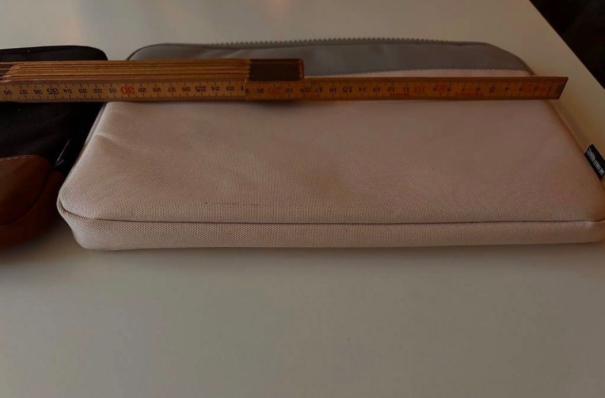 Covers & Borse: Herschel Laptophülle – Usato da Zürich venduto da Denise1743 2