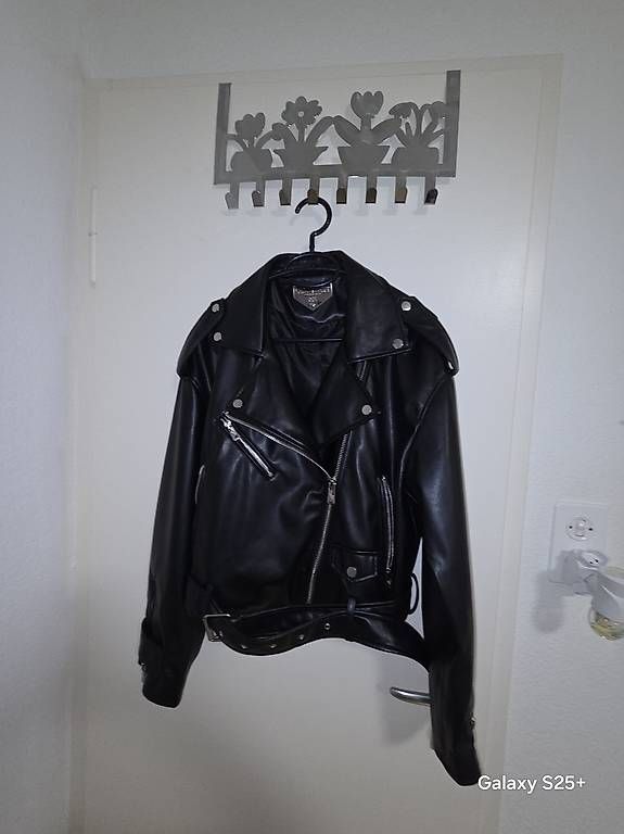 Giacche: Lederjacke  – Nuovo e nell'imballaggio originale da St. Gallen venduto da ruz_t5lk