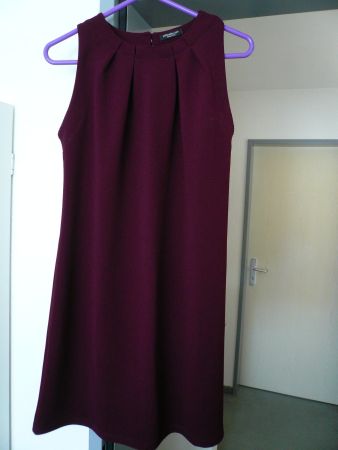 Kleid Bordeaux sportlich/elegant Gr. 38 (M)