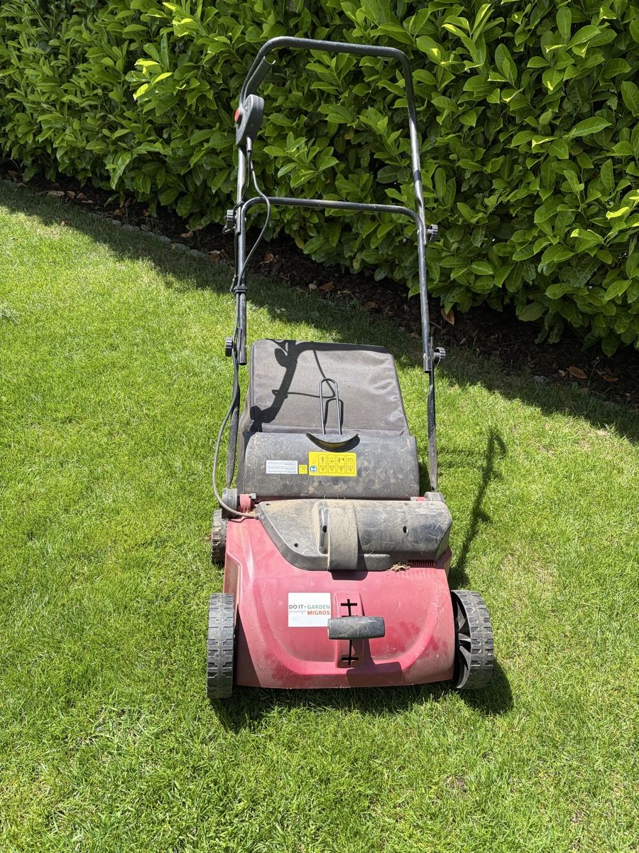 Attrezzi per la lavorazione del suolo: Elektrovertikutierer MioGarden EVL 1500 – Usato da Watt venduto da Tristan1a 1