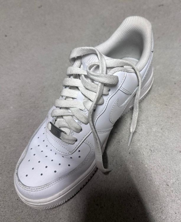 Nike Chaussures femmes: Nike Air AF1 Schuhe weiss Gr. 36.5 – D'occasion à Itingen par ella308874 1