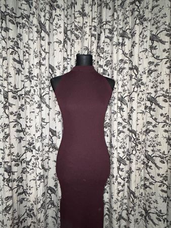 MAXIKLEID ÄRMELLOS