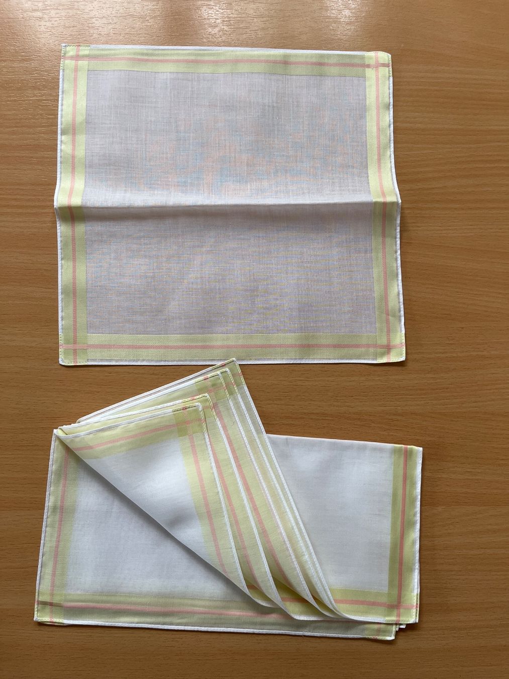Altro in  Abbigliamento & Accessori: 26 Stk. neue verschiedene Taschentücher – Nuovo (secondo la descrizione) da Sirnach venduto da Gozogo 9