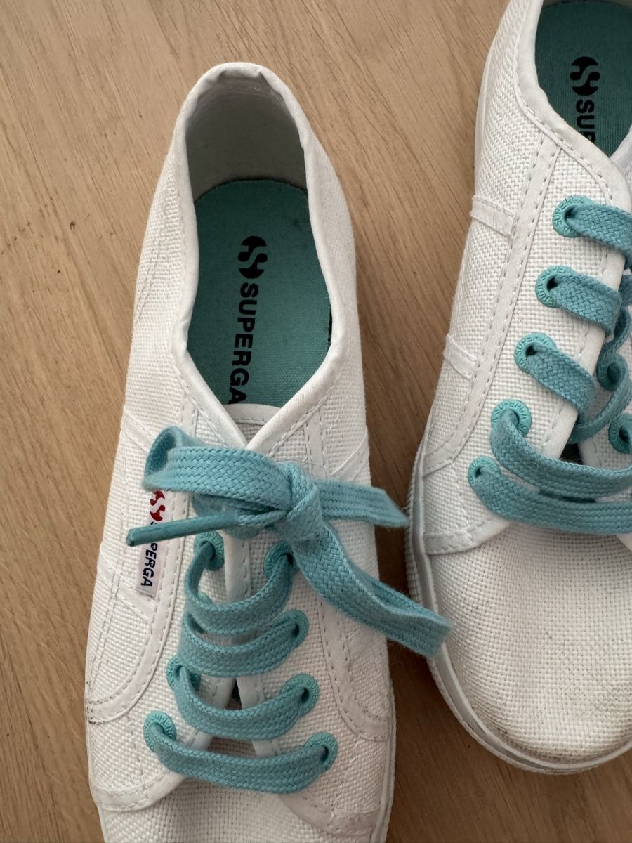 Superga Scarpe da donna: Superga Sneakers white and light blue size 37 – Usato da Dübendorf venduto da ClaraS. 2