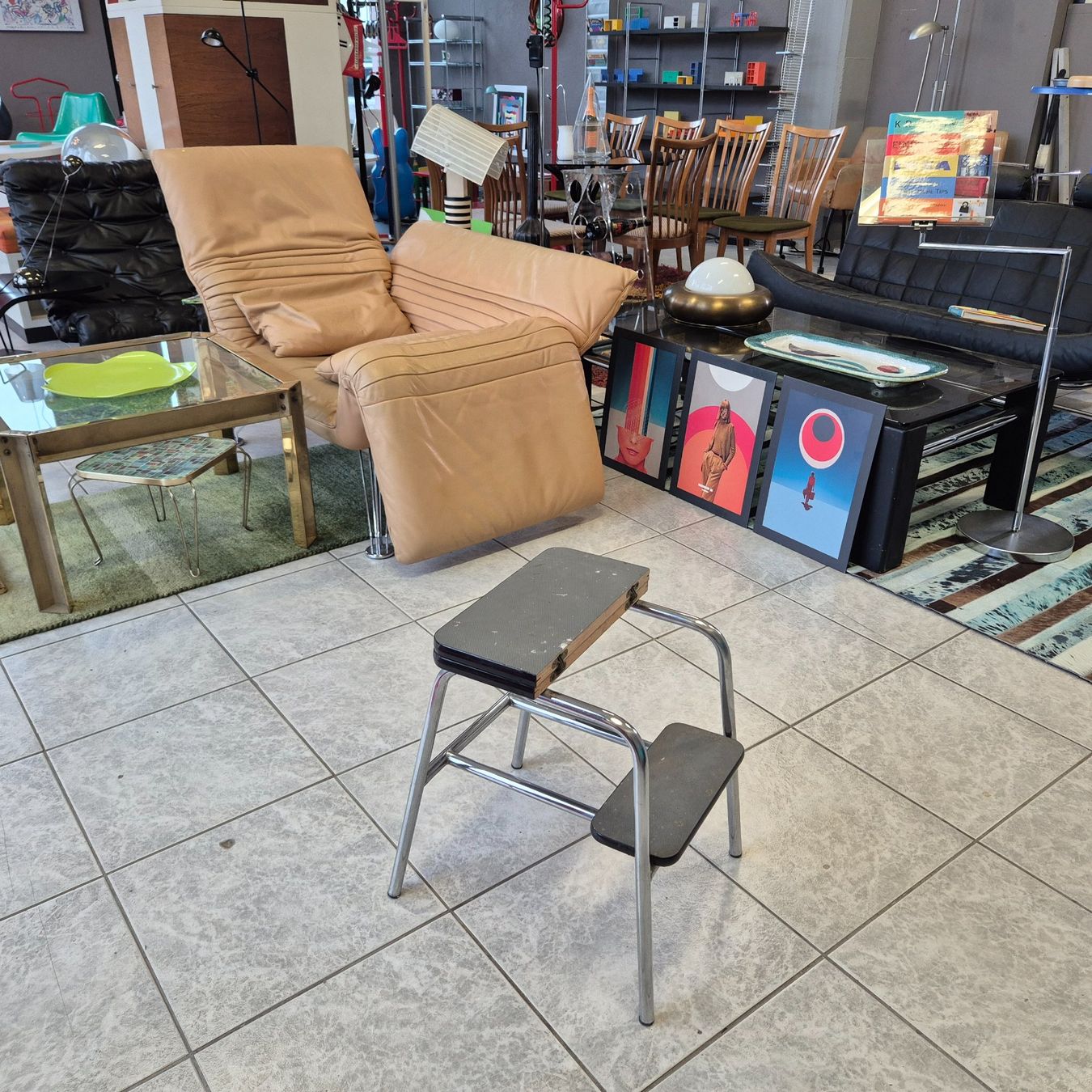 Sgabelli: 70s Simplex Tritthocker Stepstool Küchenhocker 2-Tritt rot – Usato da Nottwil venduto da Wondewa-Shop 9