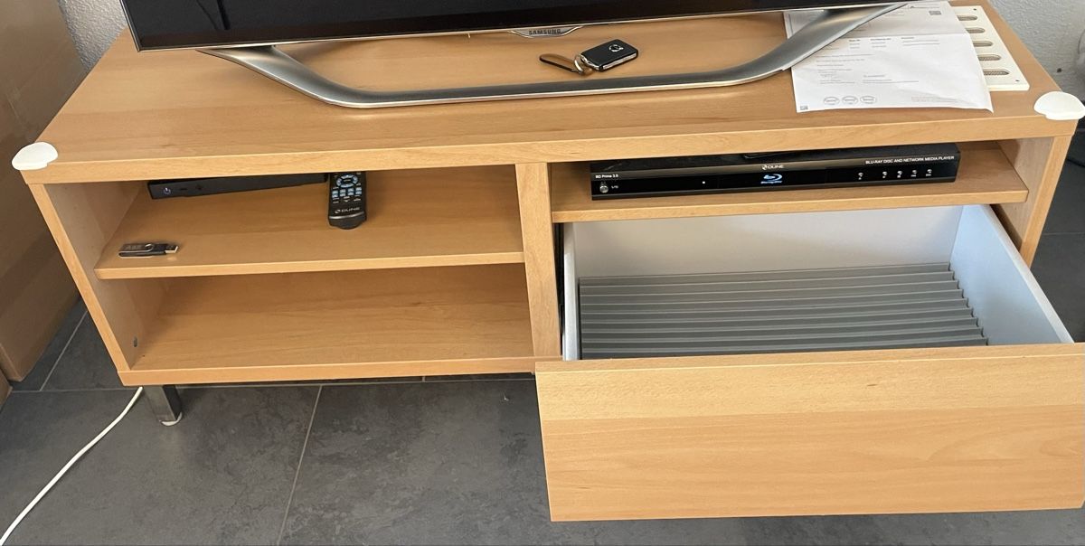 Ikea TV Möbel: Ikea TV Shelf – Gebraucht aus Steinmaur von adnadn 1