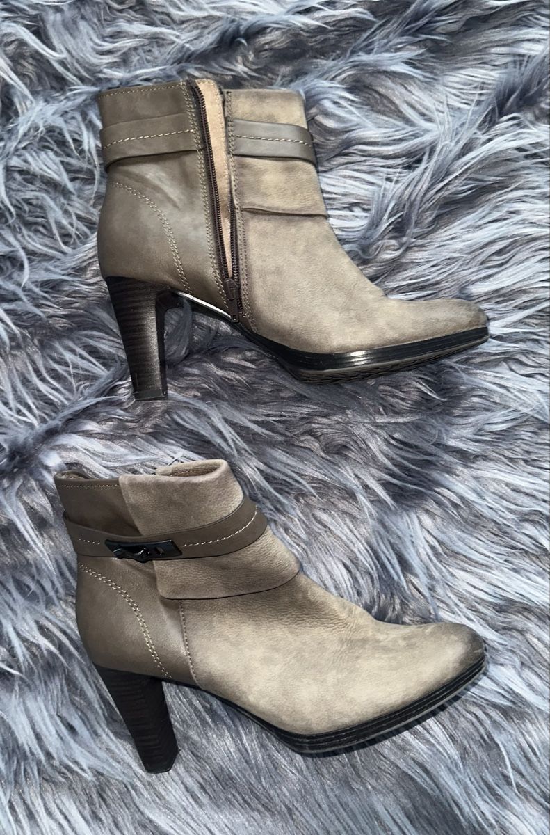 Chaussures femmes: BATA STIEFELETTEN GR. 39 Leder – D'occasion à Unteraegeri par MH203 1