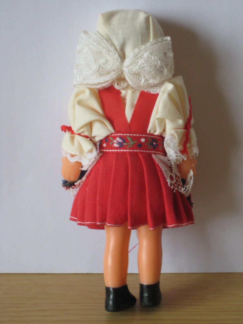 Puppen: Trachtenpuppe, Höhe ca. 15cm – Gebraucht aus Greifensee von Janali01 1
