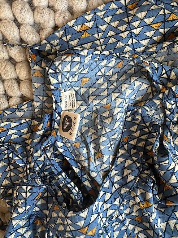 T-shirt: Roxy Sommer Shirt mit verspieltem Rücken – Usato da Luzern venduto da dariajenni 3